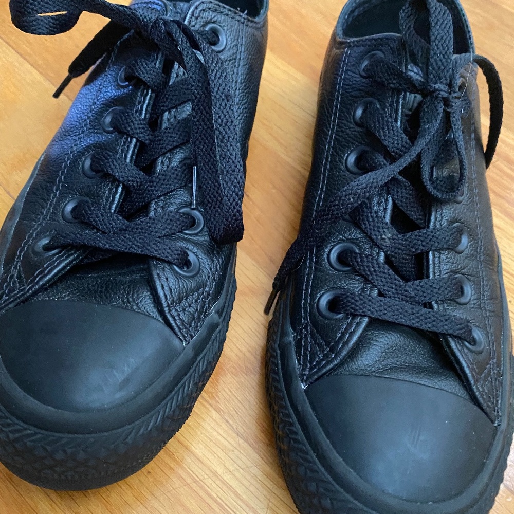 Black leather converse